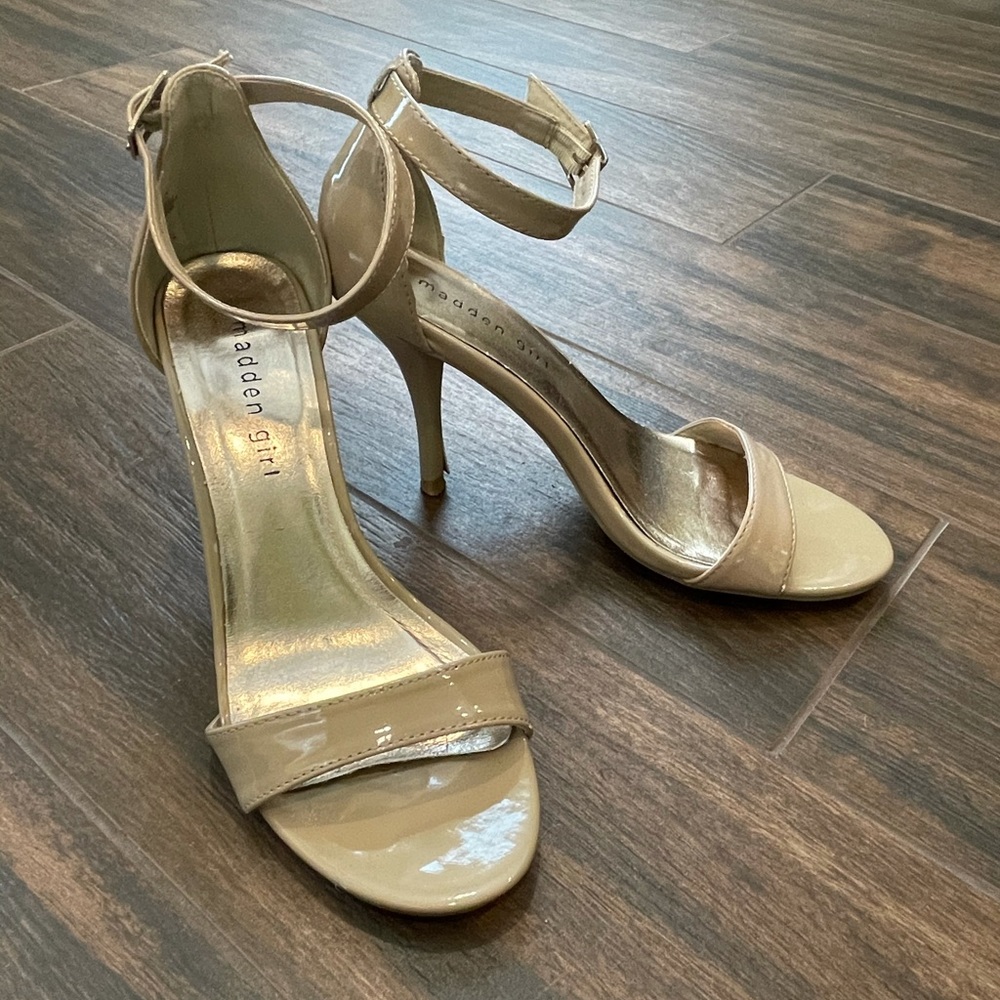 Madden Girl Darrlin Heel Size 7